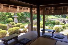 茅葺き古民家で癒し